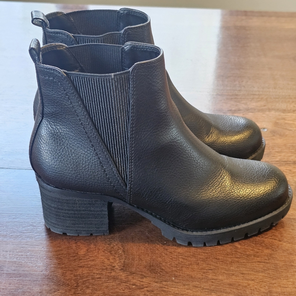 MIA Women's Jody Fashion Black Bootie Size 8.5M